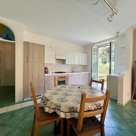 Golf Apartment *