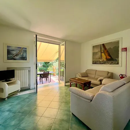 Golf Apartment *